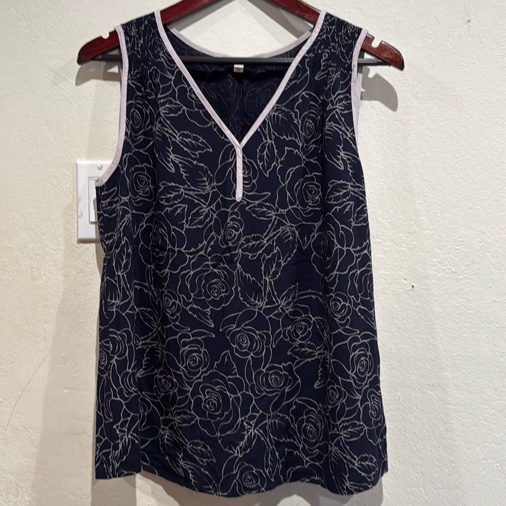 Brand new rose design sleeveless blouse